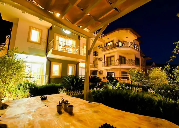 Kybele Aparthotel 2*