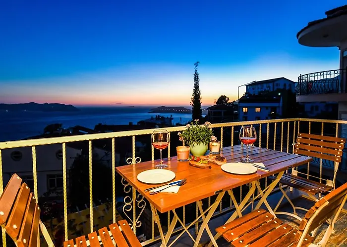 Kybele Aparthotel 2*