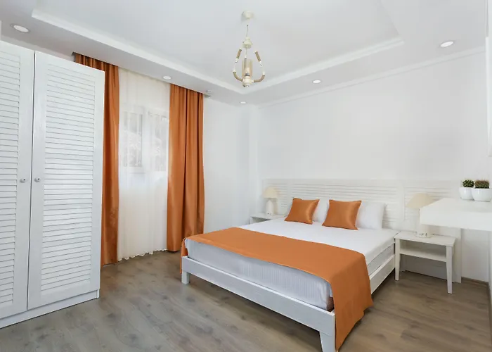 Aparthotel Kybele 2*