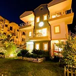 Kybele Apartmanhotel Kaş